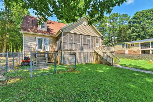 Beautiful Lakefront Retreat with Dock and Grill!