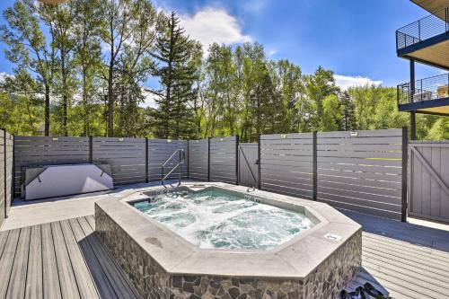 Riverfront Silverthorne Condo with Hot Tub Access! in Silverthorne, USA