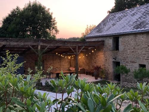 Iekārtas, Encore une fois, La grande maison in Guemene-sur-Scorff