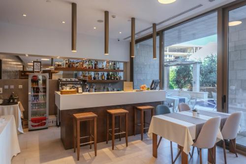 餐廳, Hotel Eleven in 彼得羅華茨