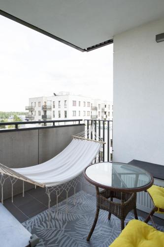 One-Bedroom Apartment image 9