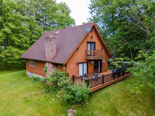 Bluebird Manor on the Water, 2 Acres & Amenities in Liberty, USA