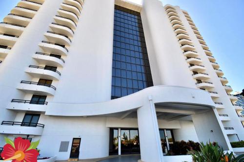 "SHERWIN" Beautiful 2 BR Oceanfront Condominiums