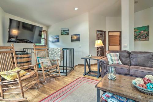 Home on Douglas Lake - Fish and Kayak!