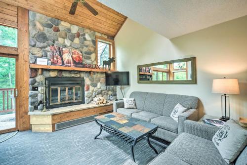 Ski-In and Ski-Out Retreat with Resort Amenities! - Lutsen