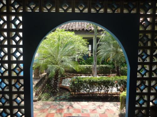 花园, Hostal Harvest House in 莱昂