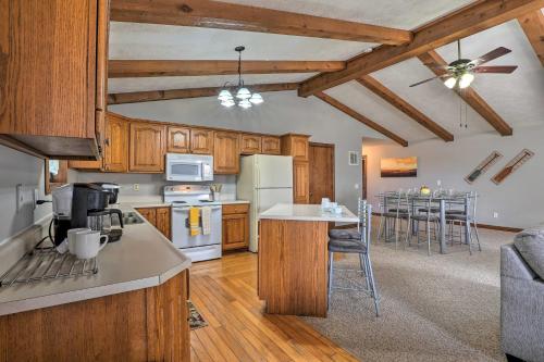 Table Rock Lake Getaway with Fire Pit, Deck and Grill! in Golden, USA