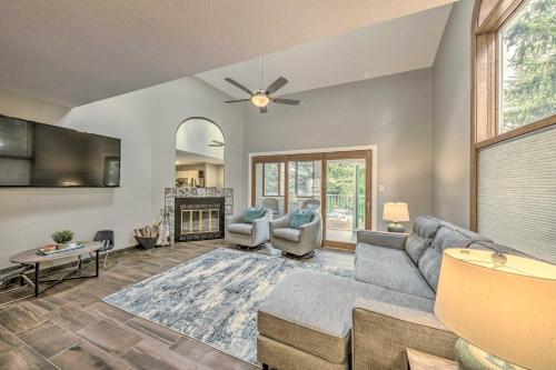 Dreamy, Family-Friendly Cloudcroft Townhome!