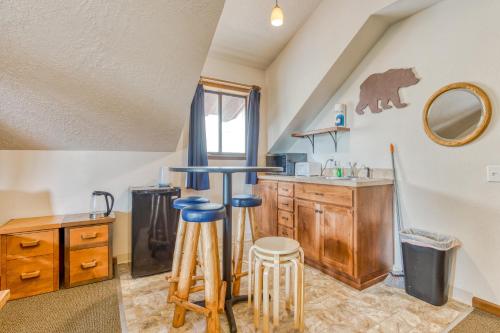 Little Trail Lodge - Unit B