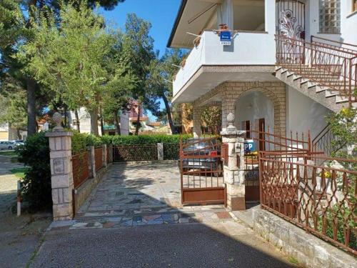 Apartments by the sea Novigrad - 7335 - image 14