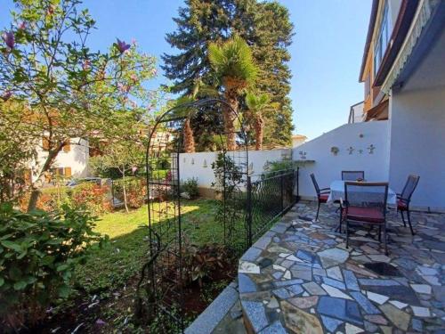 Apartments by the sea Novigrad - 7335 - image 11