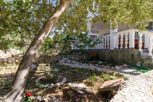 Apartments by the sea Sevid Trogir - 14103 - image 4