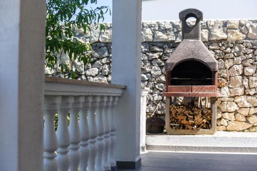 Apartments by the sea Sevid Trogir - 14103 - image 8