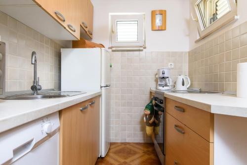 Apartments by the sea Sevid Trogir - 14103 - image 10