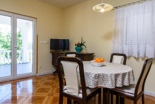 Apartments by the sea Sevid Trogir - 14103 - image 12