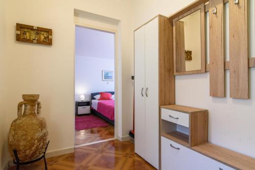 Apartments by the sea Sevid Trogir - 14103 - image 14