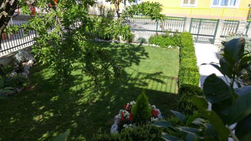 Holiday house with a parking space Kastel Luksic Kastela - 14110 - image 6