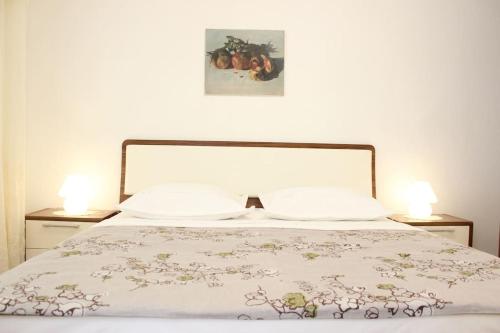 One-Bedroom Apartment with Terrace image 6