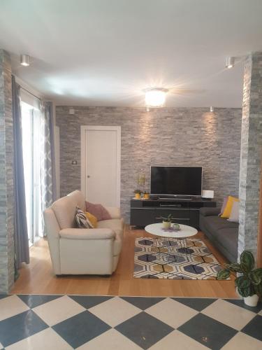Two-Bedroom Apartment with Terrace and Sea View image 9