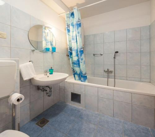 Apartments with WiFi Split - 14127 - image 7