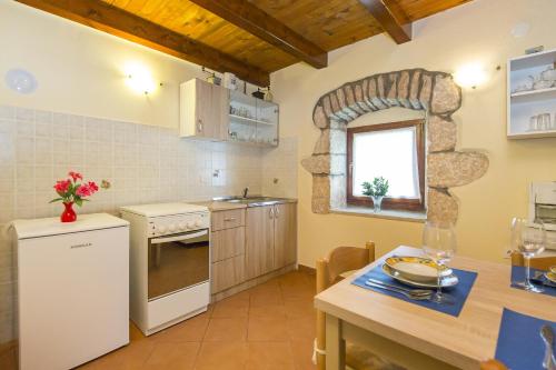 Holiday house with a parking space Mali Turini (Central Istria - Sredisnja Istra) - 14136 - image 8