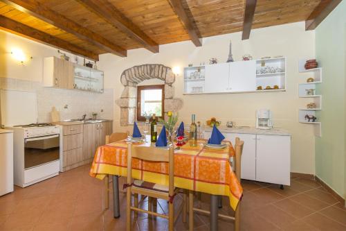 Holiday house with a parking space Mali Turini (Central Istria - Sredisnja Istra) - 14136 - image 13