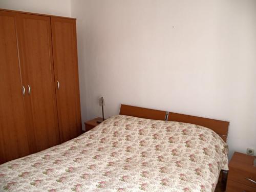 Apartments with a swimming pool Preko Ugljan - 14163 - image 7