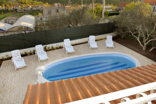 Family friendly house with a swimming pool Kostanje, Omis - 14176
