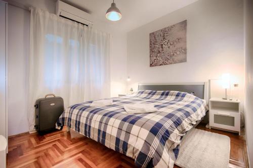 Apartments by the sea Hvar - 14197 - image 9