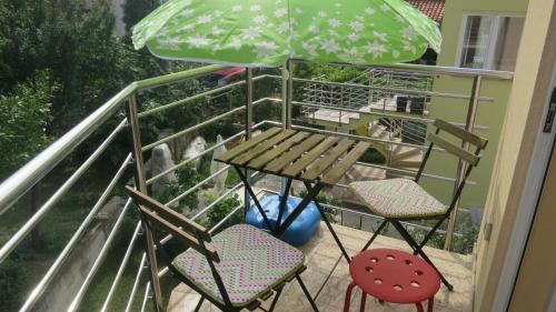 ระเบียง/ชานเรือน, Apartments by the sea Malinska, Krk - 19965 in มาลินสกา