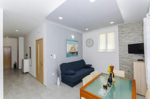 Family friendly apartments with a swimming pool Split - 14203 - image 10