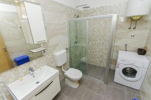 Family friendly apartments with a swimming pool Split - 14203 - image 14