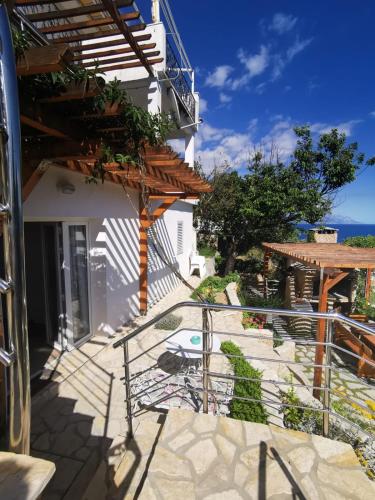 Apartments by the sea Mimice Omis - 14230 Mimice 