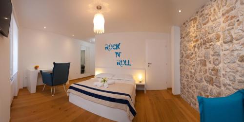 Seaside family friendly house with a swimming pool Bol Brac - 14239 - image 9