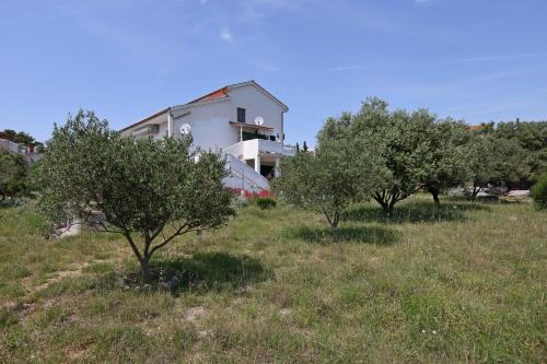  Apartments by the sea Barbat, Rab - 14247, Pension in Rab