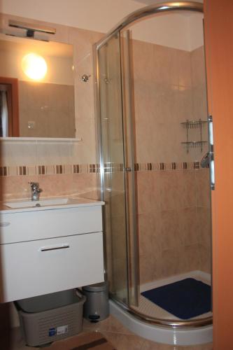 Apartments by the sea Novigrad - 14296 - image 12