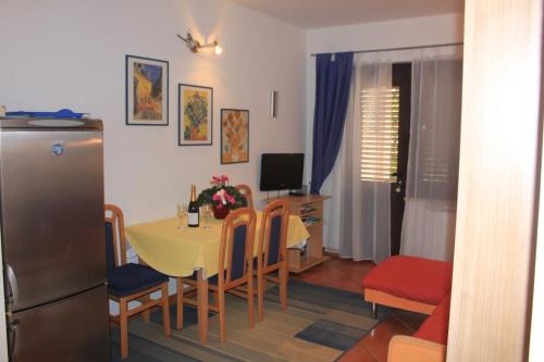 Apartments by the sea Novigrad - 14296 - image 14