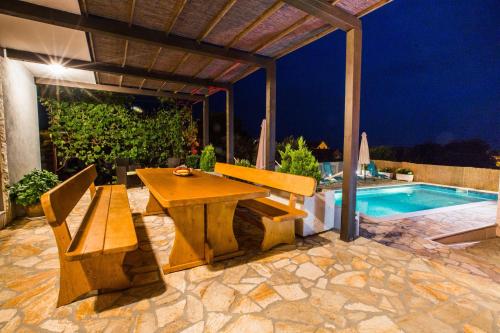 Family friendly house with a swimming pool Dvornica Rogoznica - 14300 - image 6