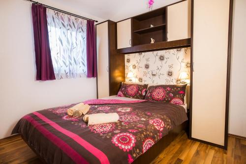 Family friendly house with a swimming pool Dvornica Rogoznica - 14300 - image 4