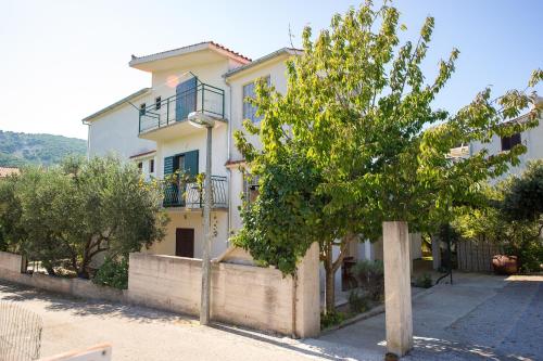  Apartments by the sea Grebastica, Sibenik - 14317 in Grebaštica
