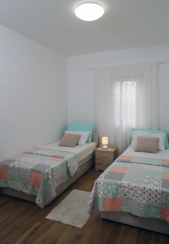 Two-Bedroom Apartment with Terrace and Sea View image 7