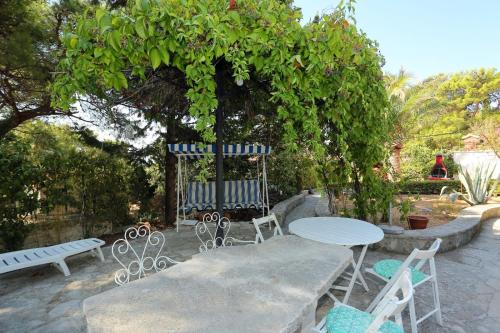 Family friendly apartments with a swimming pool Bol Brac - 14379 - image 10