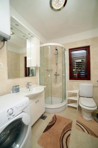 Family friendly apartments with a swimming pool Bol Brac - 14379 - image 14
