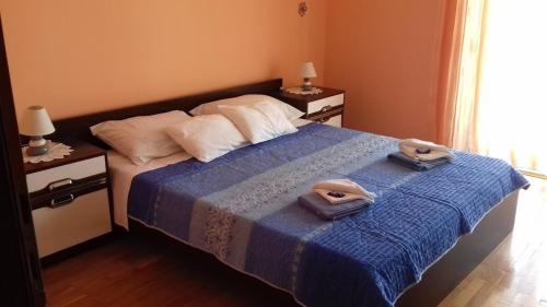 Apartments with a parking space Selce, Crikvenica - 14383 in เซลเช