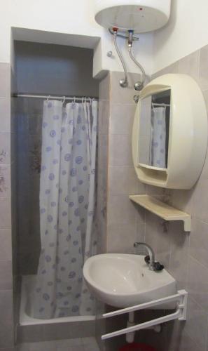 Apartments by the sea Sukosan Zadar - 14406 - image 7