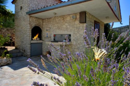 Apartments with a parking space Vinisce Trogir - 14407 - image 5