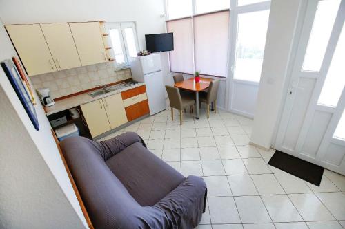 Apartments with a parking space Sukosan Zadar - 14419 - image 2