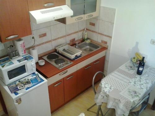 Apartments and rooms with WiFi Split - 14428 - image 6