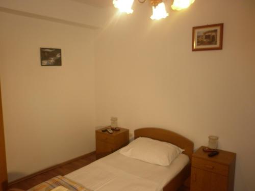 Apartments and rooms with WiFi Split - 14428 - image 12