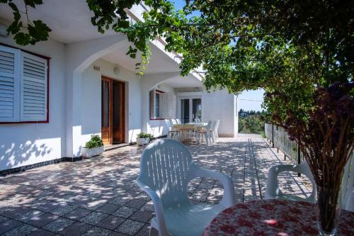 ระเบียง/ชานเรือน, Apartments with a parking space Barbat, Rab - 14431 in บาร์บัต